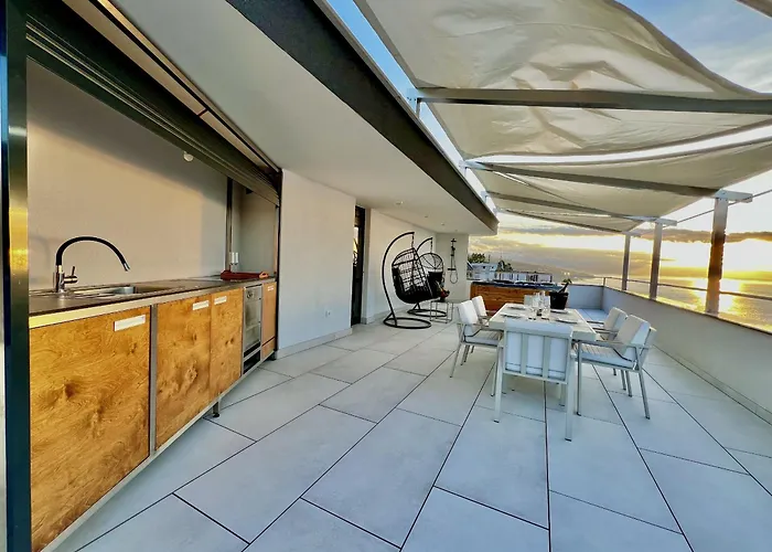 Blue View オパティヤ